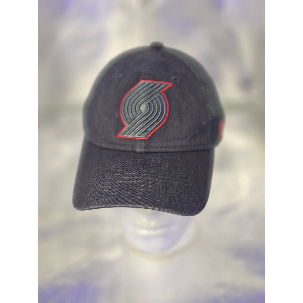 New Era 9TWENTY Portland Trail Blazers Trucker Hat Snapback Grey Black NBA Cap